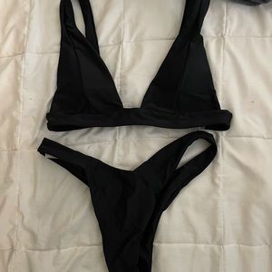 Black bikini set